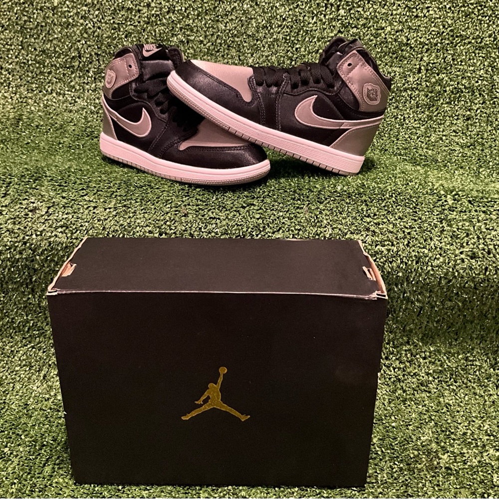 Nike Air Jordan 1 Retro High OG 'Satin Shadow' sneakers